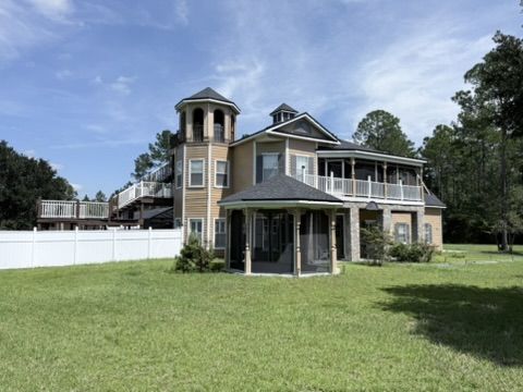 Two-story home on a large lot in Callahan, Nassau County